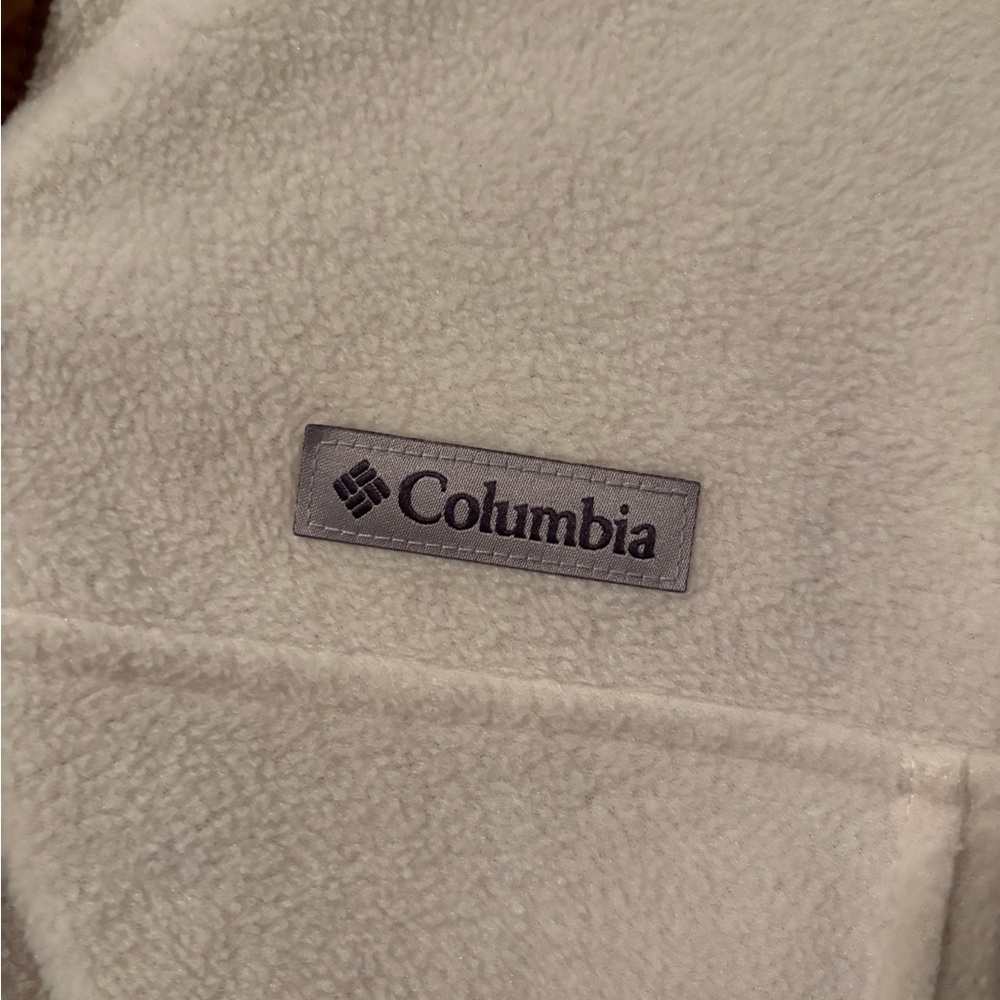 Columbia Tan and Cream Fleece Jacket